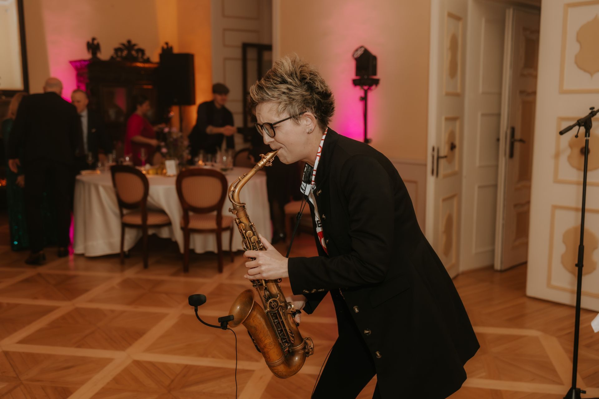 Saxana Sapietová Live